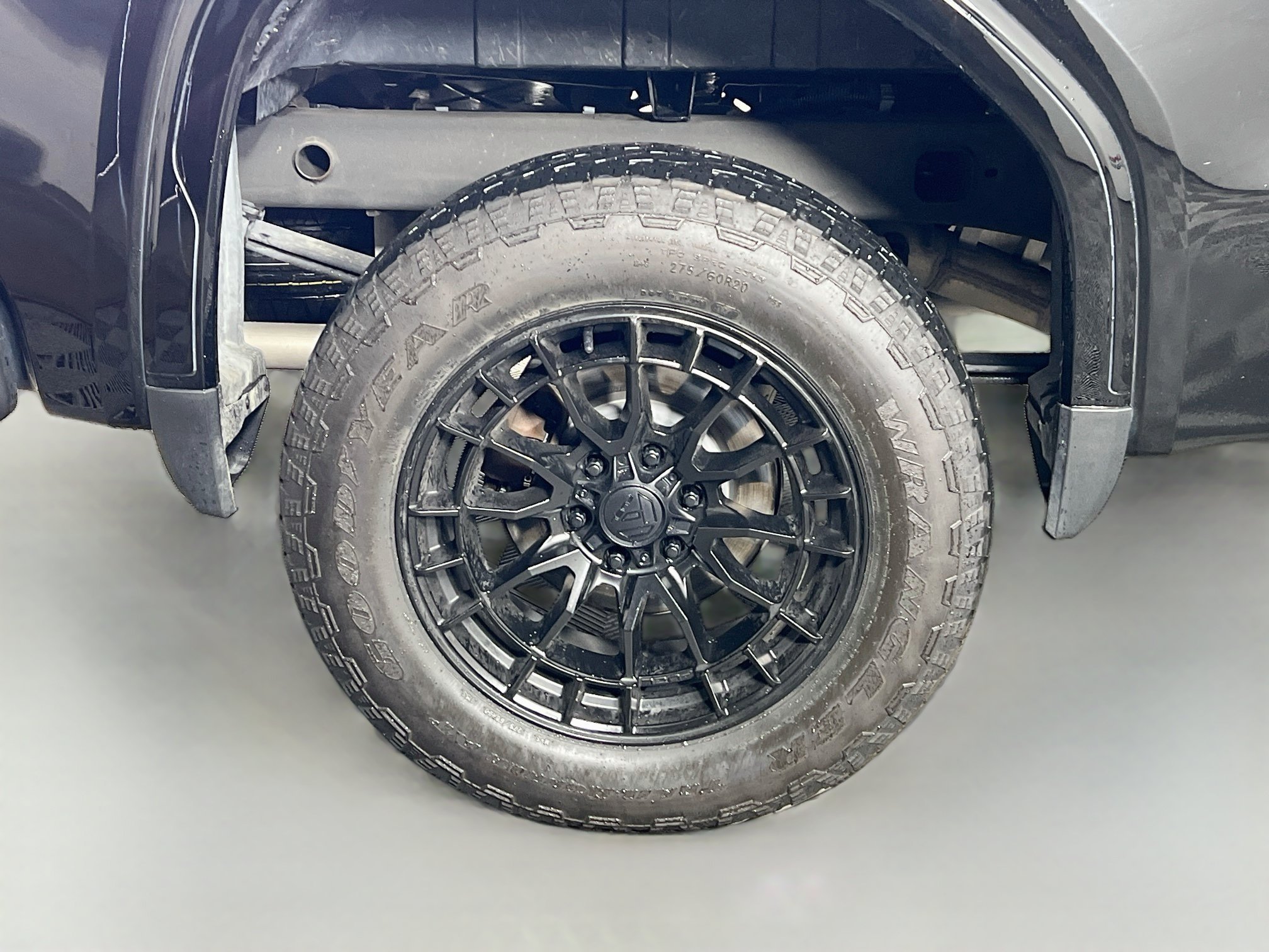 Used 2025 Onyx Black GMC AT4 image 39