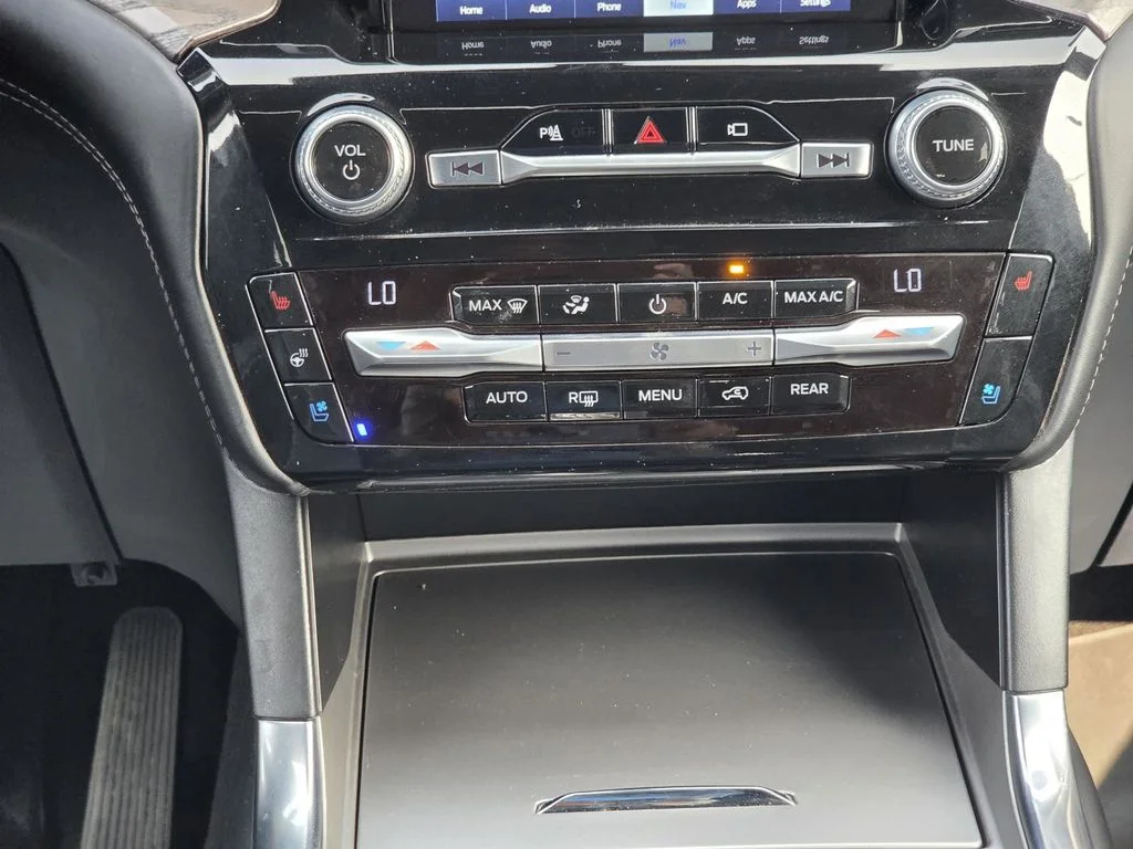 Used 2021 Gray Metallic Ford Platinum image 17