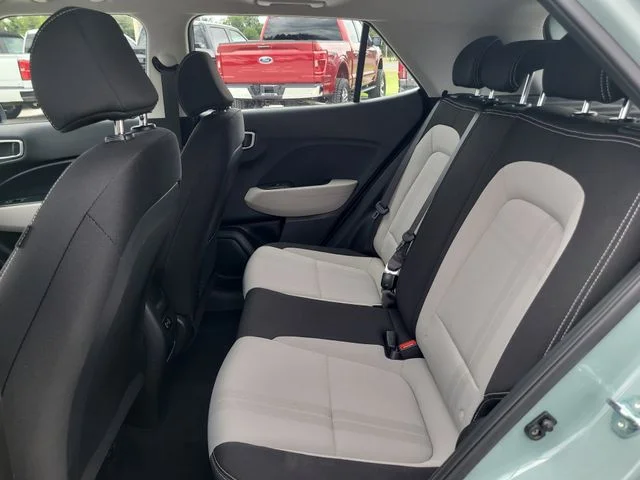 Used 2025 Green Hyundai SEL image 13