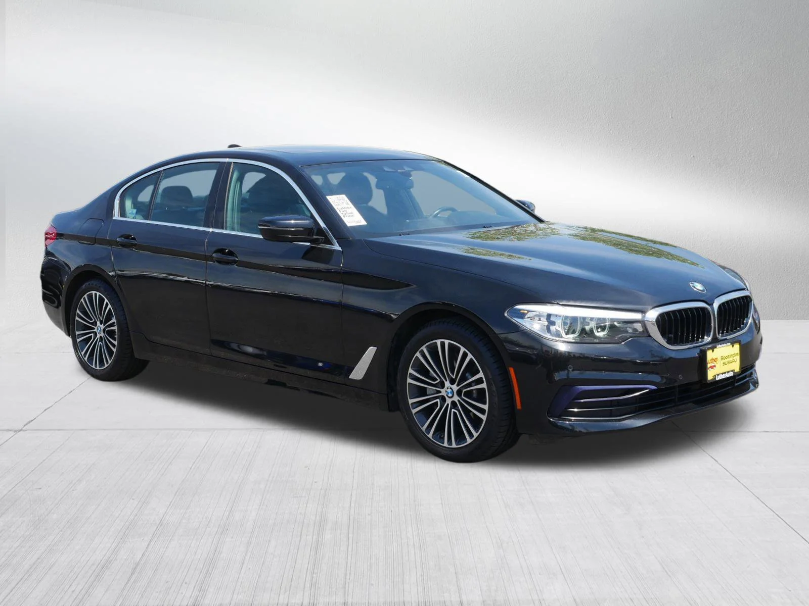 2019 BMW 5 Series 530i xDrive Sedan's photo