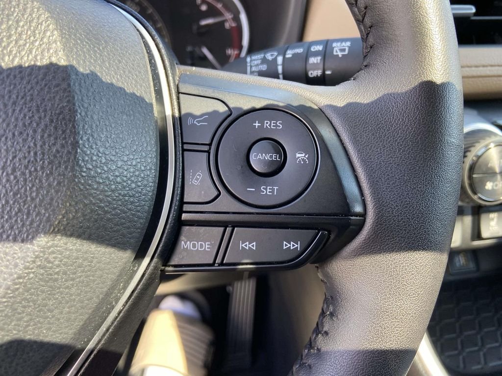 Used 2025 Black Toyota XLE Premium image 36