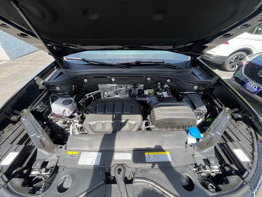 New 2026 Black Volkswagen 2.0T SE w/Technology image 28