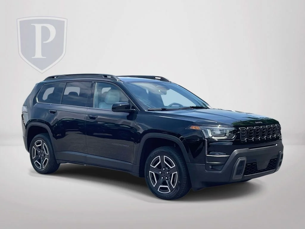 New 2026 Diamond Black Crystal Pearlcoat Jeep Laredo image 2