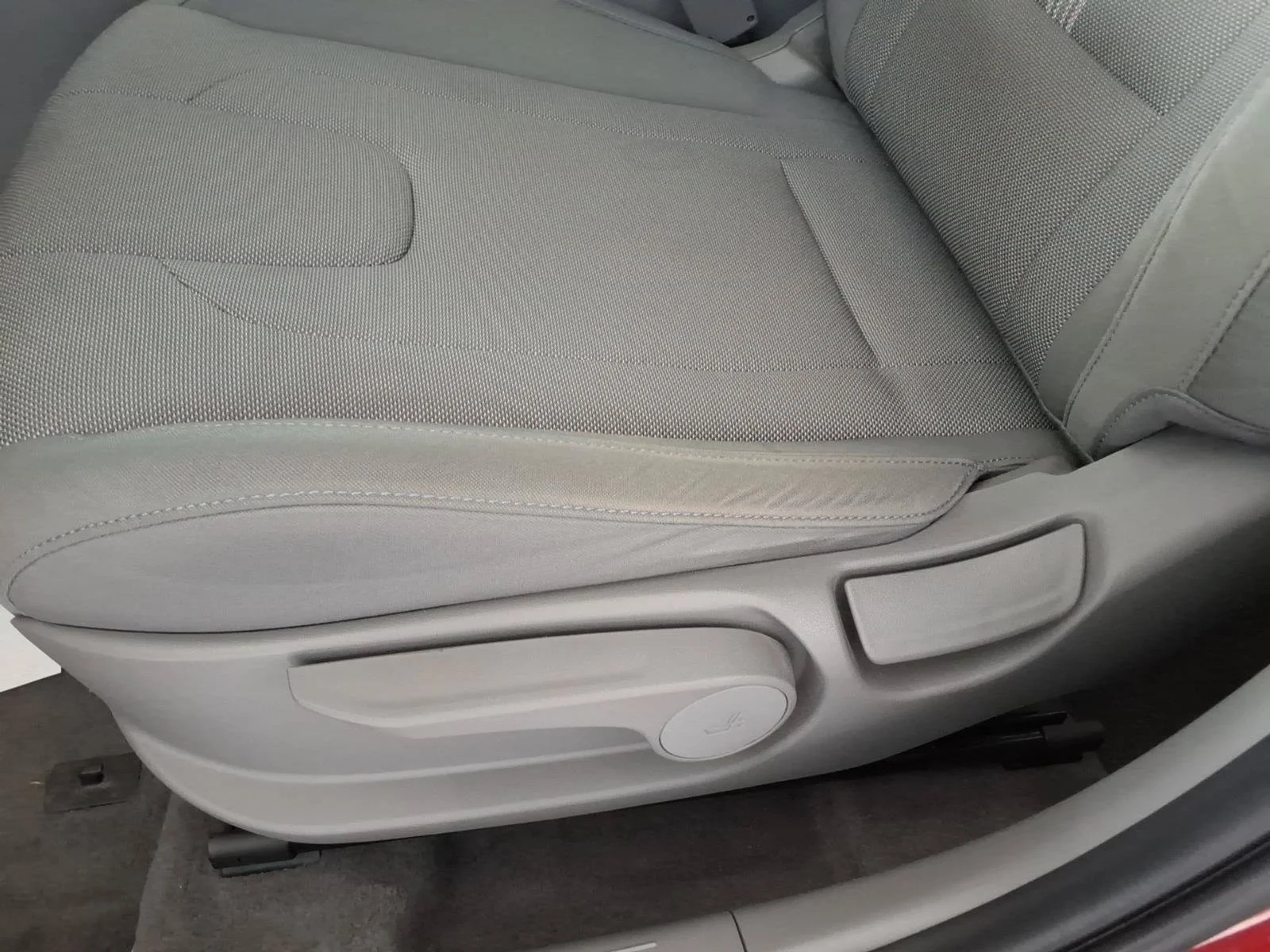 Used 2023 Scarlet Red Pearl Hyundai SE image 18