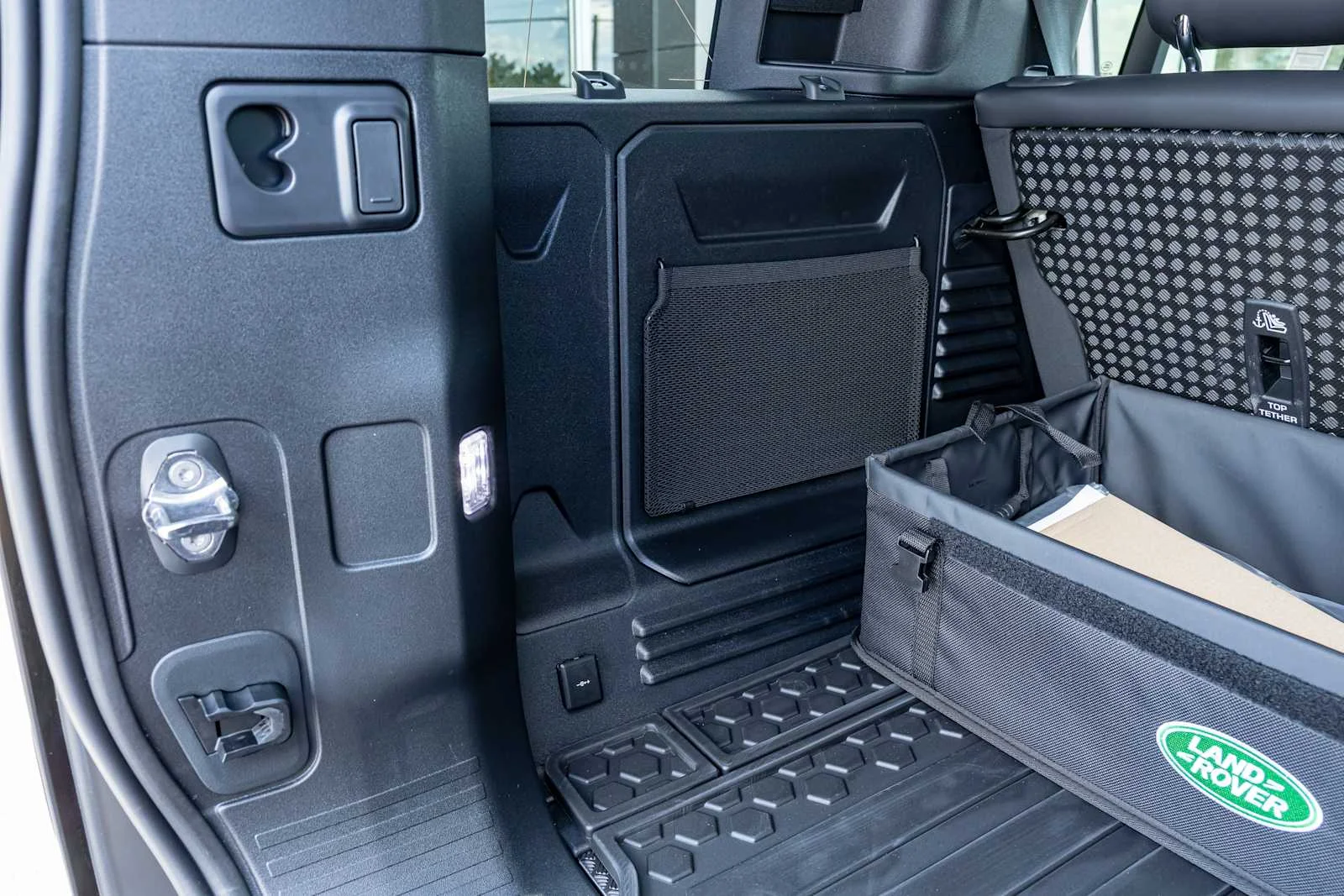 New 2026 Fuji White Land Rover S image 34