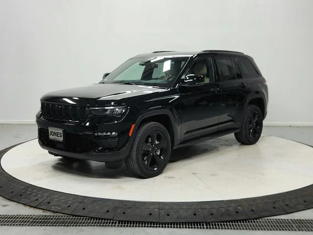 Used 2023 Black Jeep Limited image 4