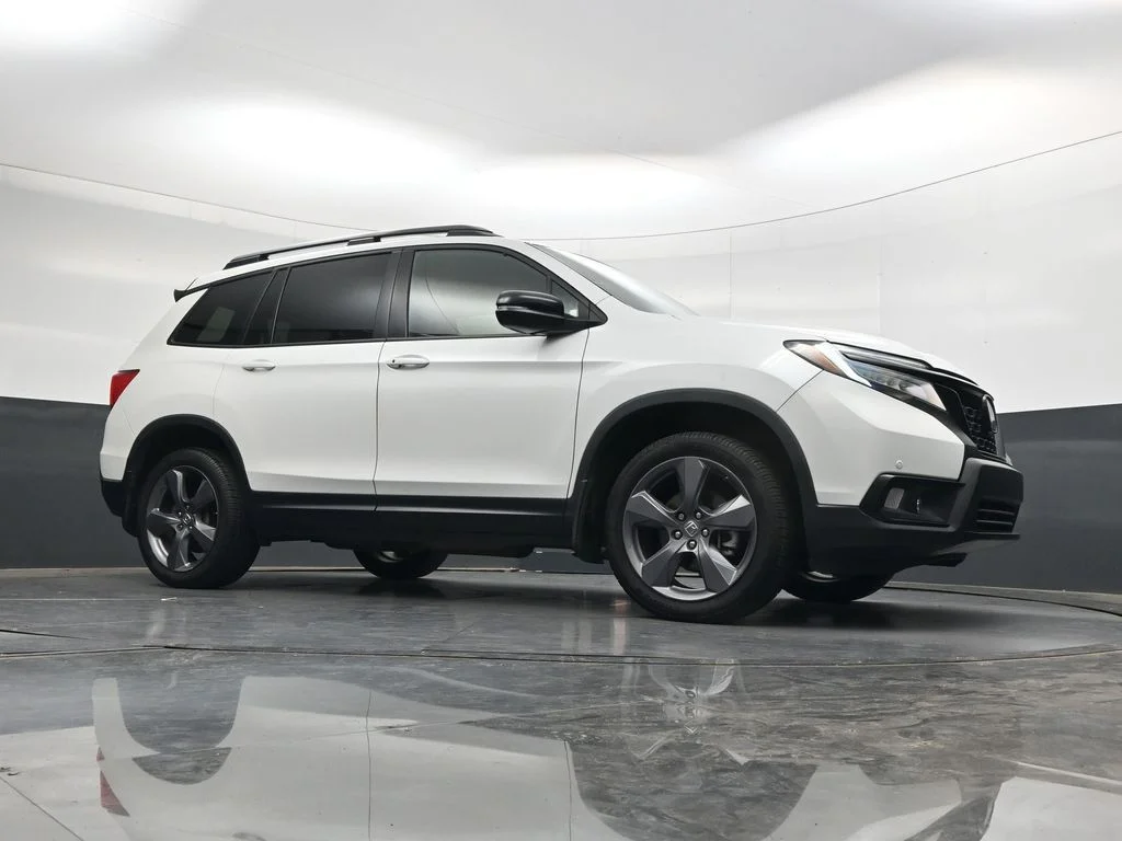 Used 2020 Platinum White Pearl Honda Touring image 41
