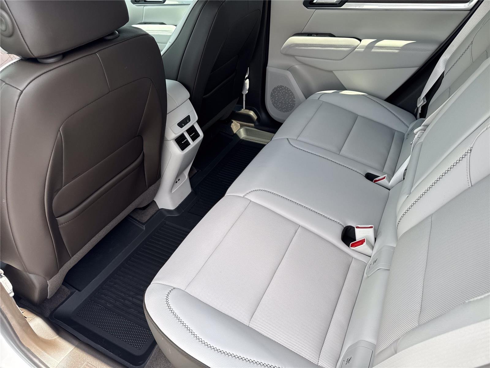 New 2026 Glacier White Tricoat GMC Denali image 32