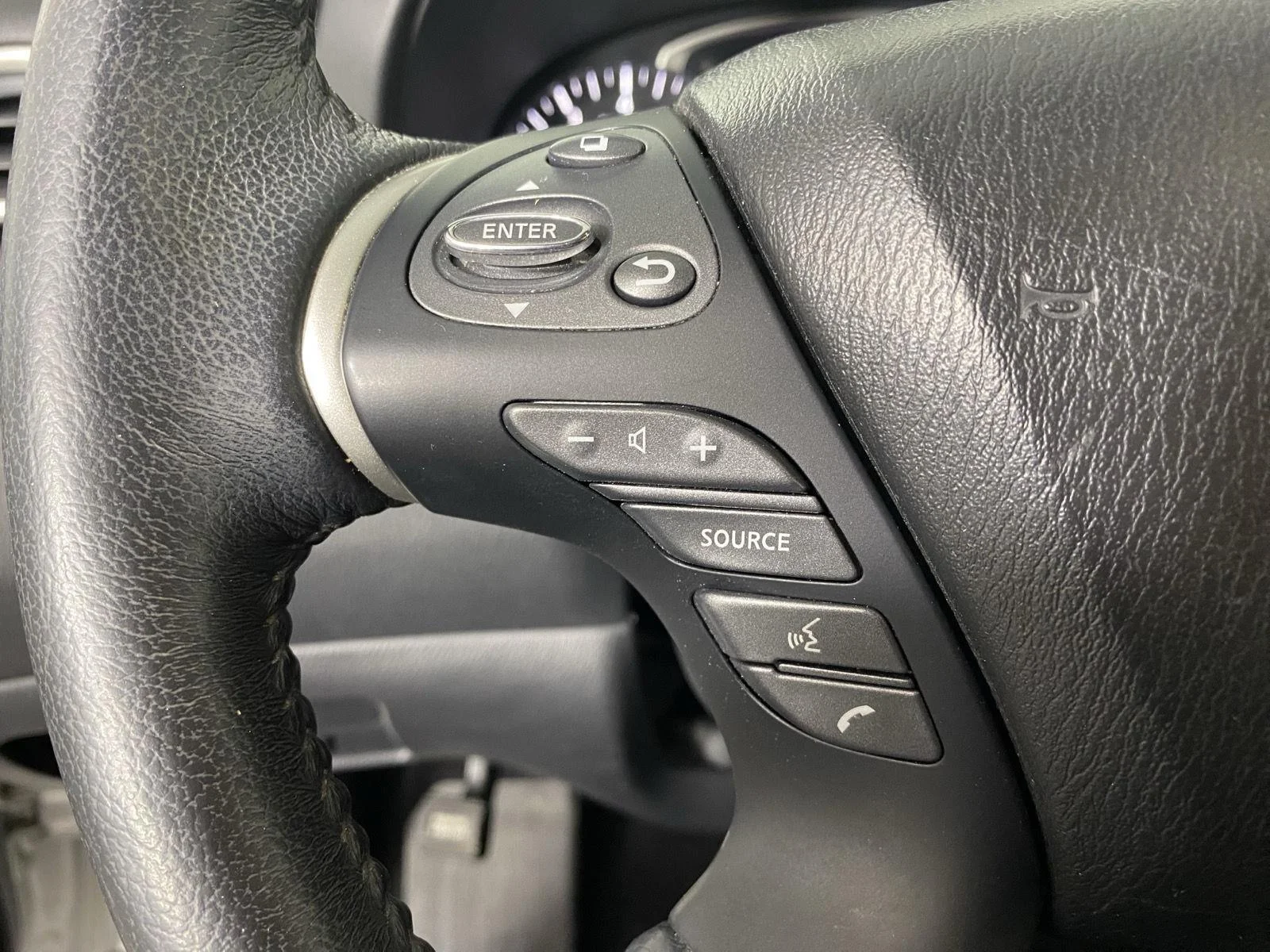 Used 2019 Brilliant Silver Metallic Nissan SV image 14