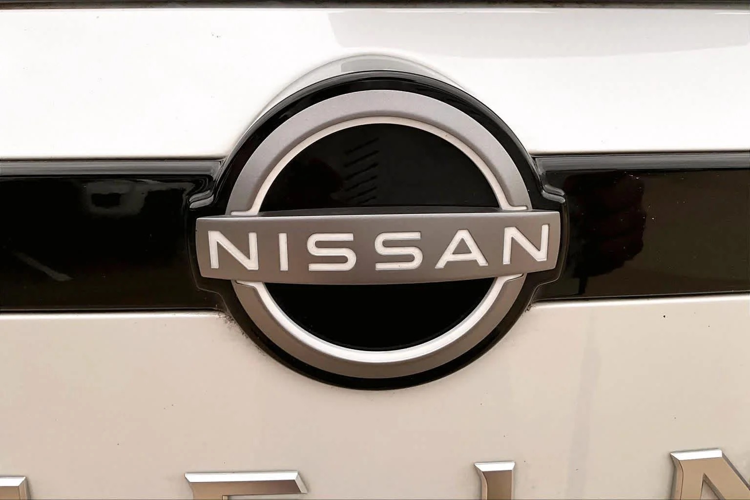 Used 2025 Everest White Pearl Tricoat Nissan Platinum image 31