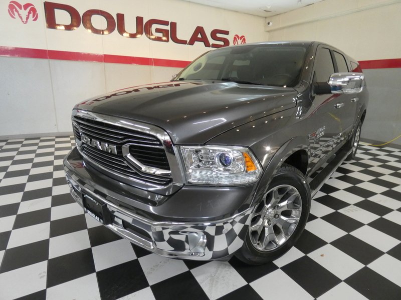 2019 RAM 1500 Classic Laramie 4x4 Crew Cab 5'7's photo