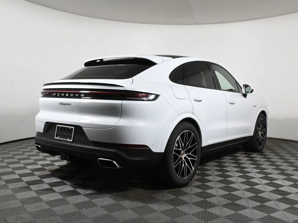 Certified Used 2026 White Porsche  image 7