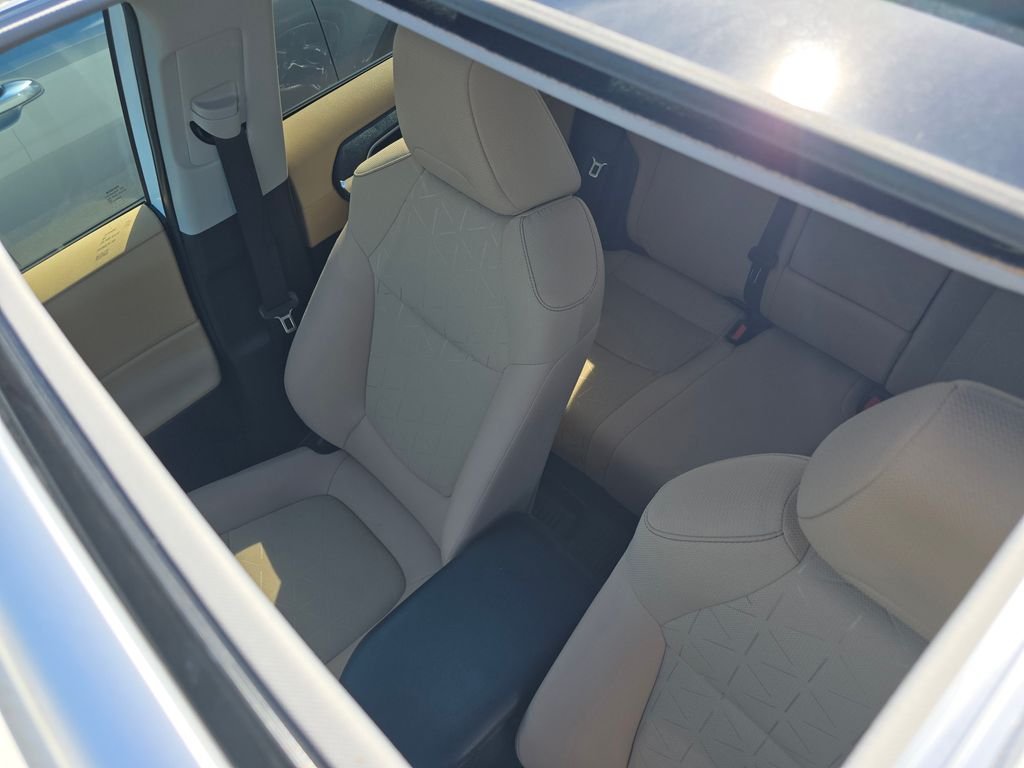 Used 2025 White Toyota XLE image 22