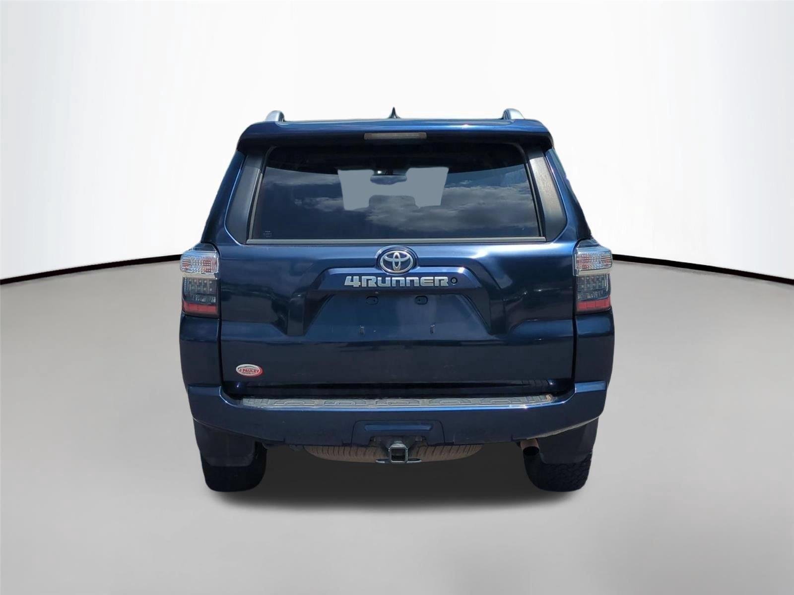 Used 2018 Nautical Blue Metallic Toyota SR5 Premium image 4