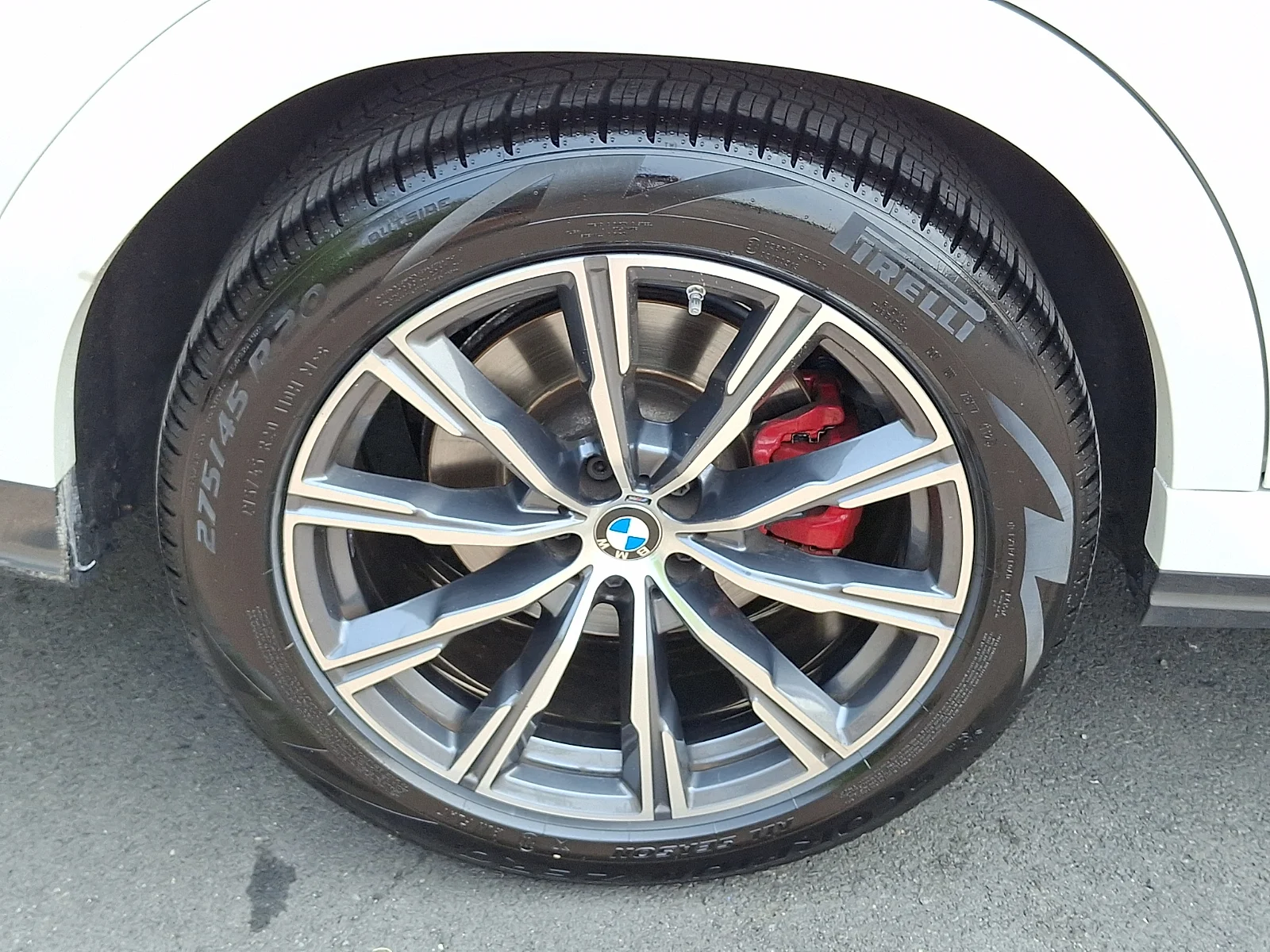 Used 2024 Mineral White Metallic - A96 BMW xDrive40i image 11