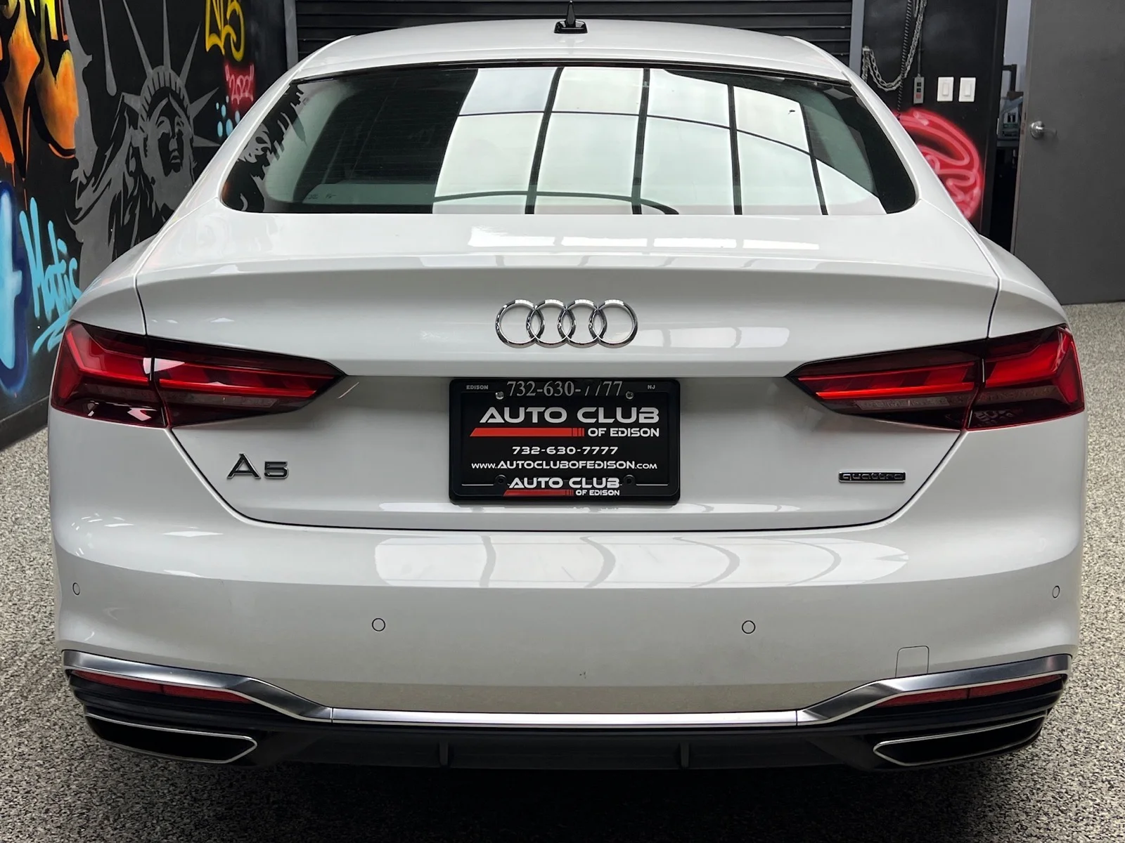 Used 2024 Glacier White Metallic (2y2y) Audi quattro S line Prem Plus 45 TFSI image 5