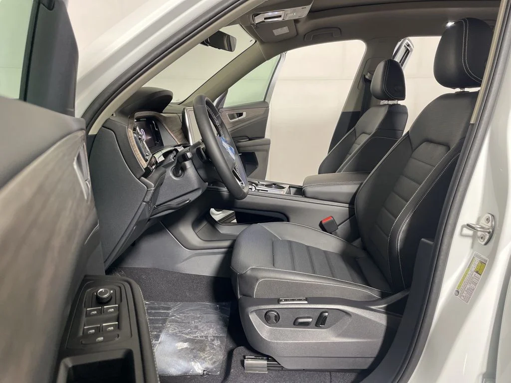 New 2026 White/off-white Volkswagen 2.0T SEL image 10