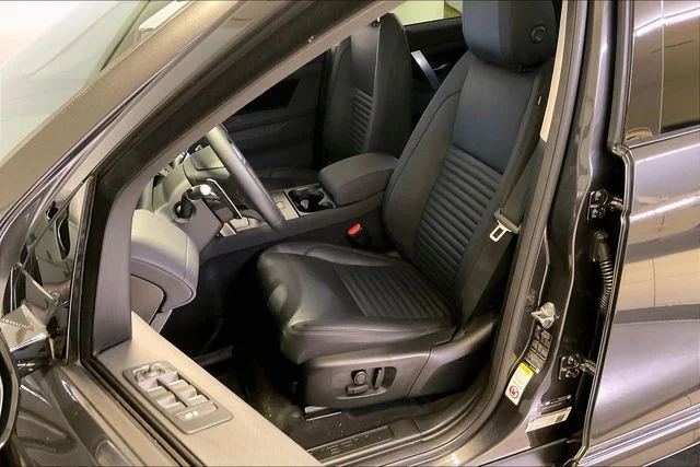 Used 2025 Gray Land Rover S image 12