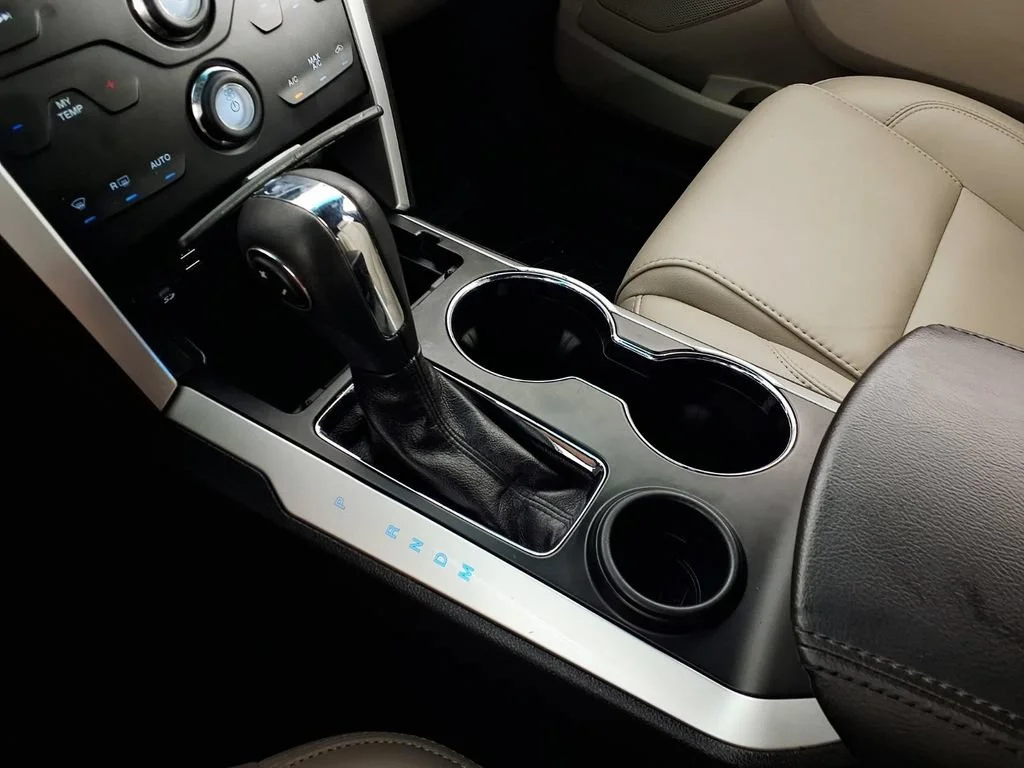 Used 2015 White Platinum Ford XLT image 21