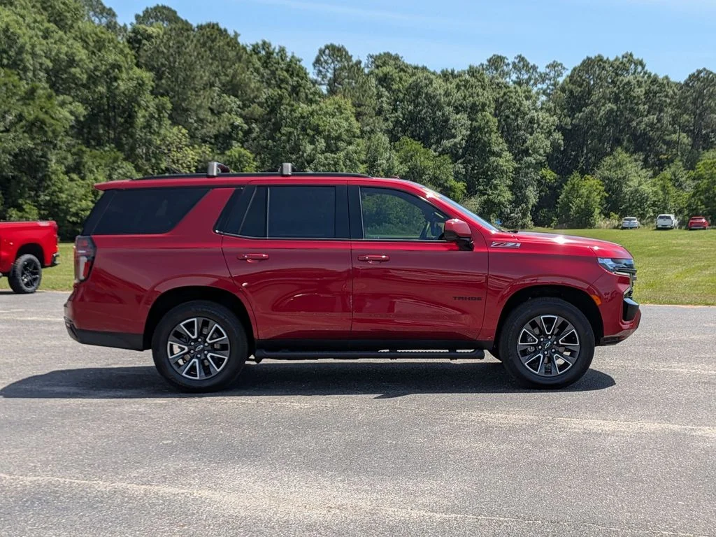 Used 2021 Red Chevrolet Z71 image 6