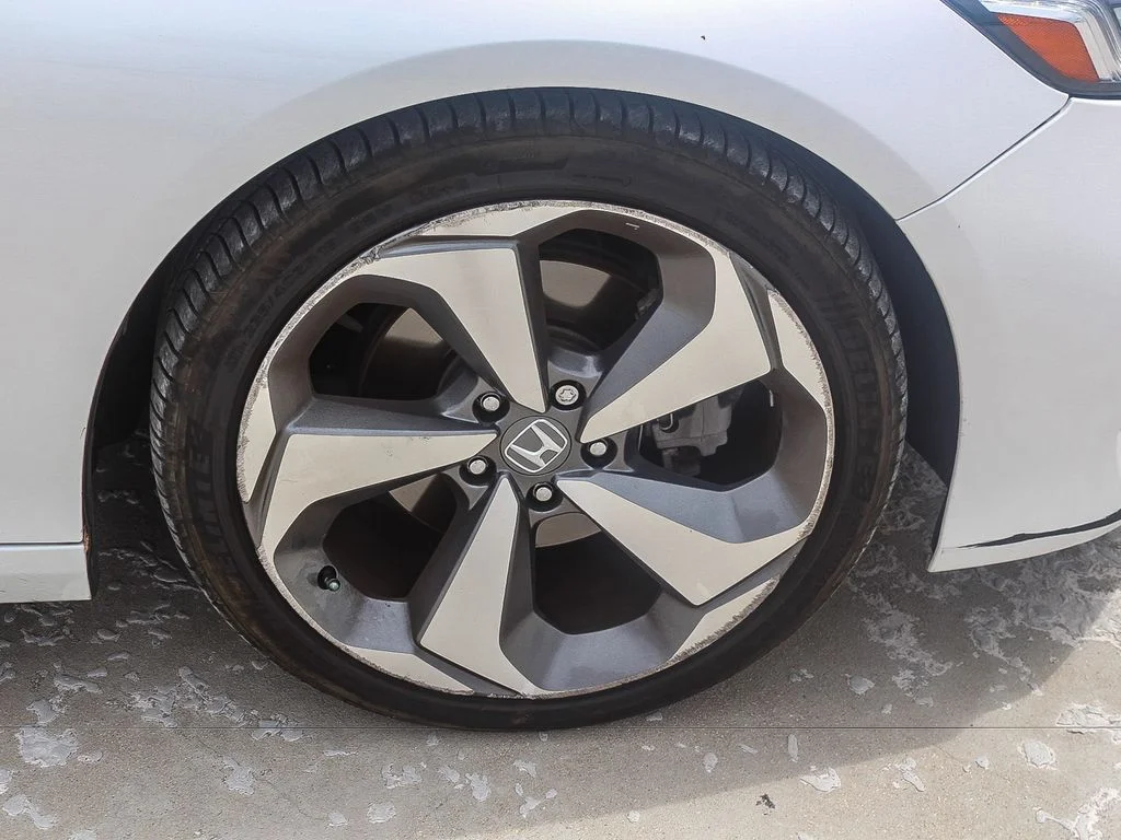 Used 2020 Platinum White Pearl Honda Touring 2.0T image 10