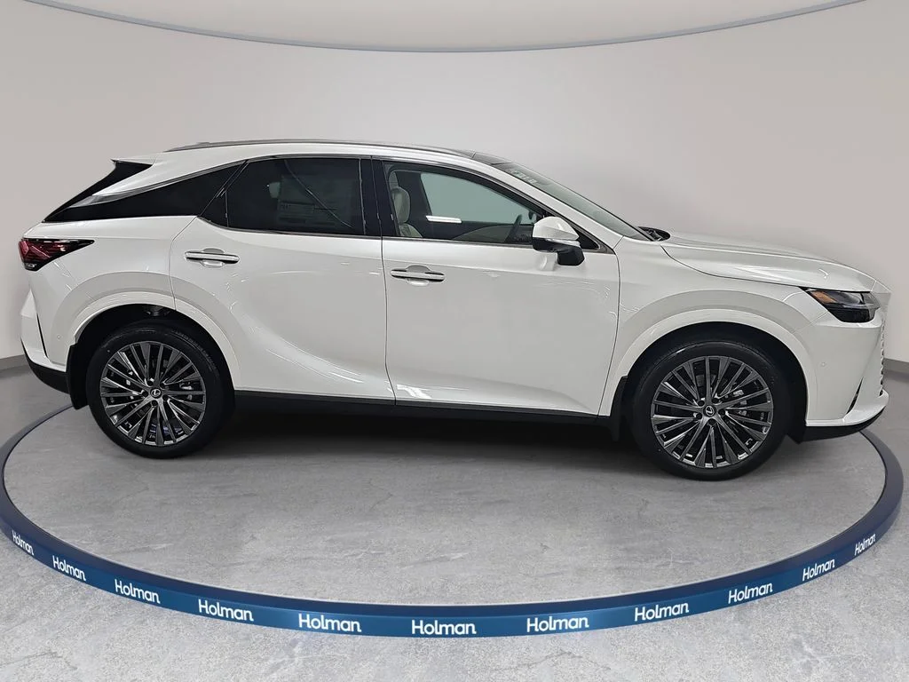 New 2026 Eminent White Pearl Lexus LUXURY image 4