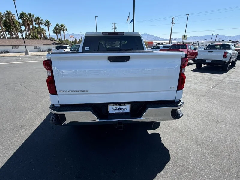 Used 2020 SUMMIT WHITE Chevrolet LT image 4