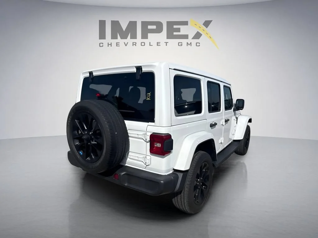 Used 2023 White Jeep Sahara image 5
