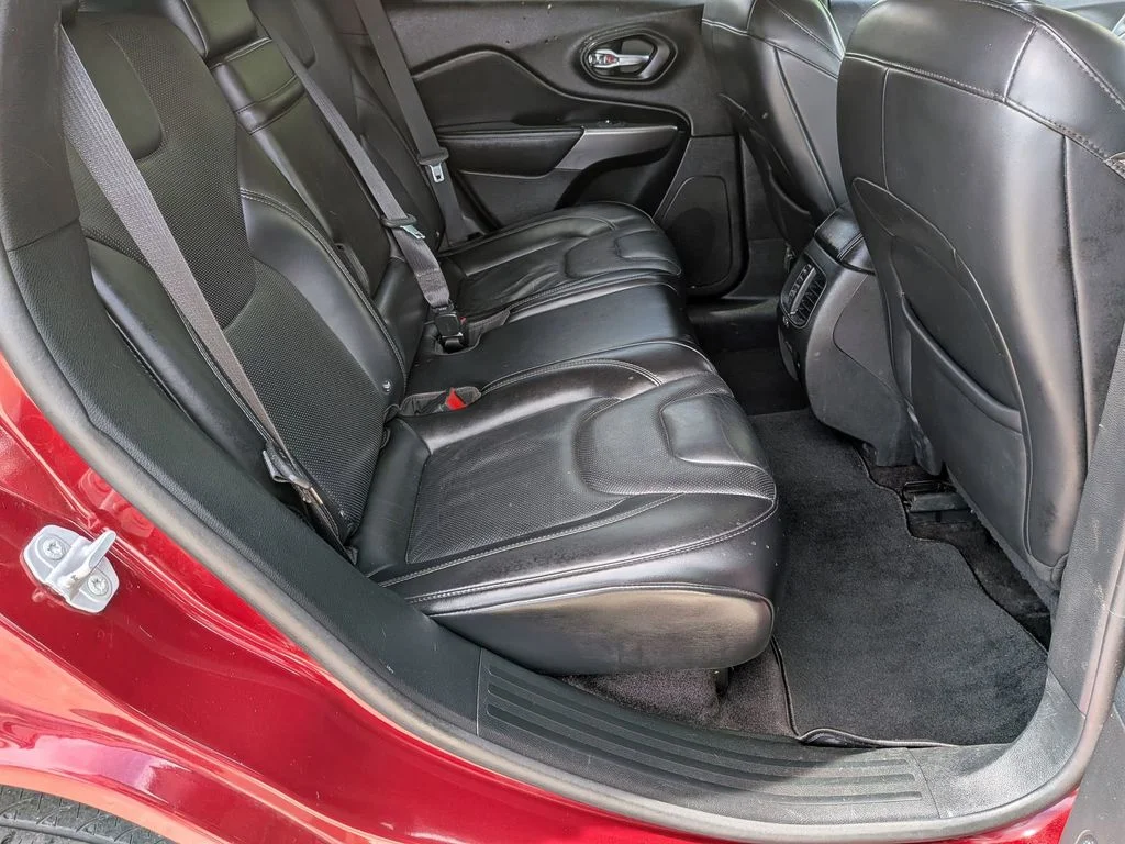 Used 2019 Red Jeep Limited image 27