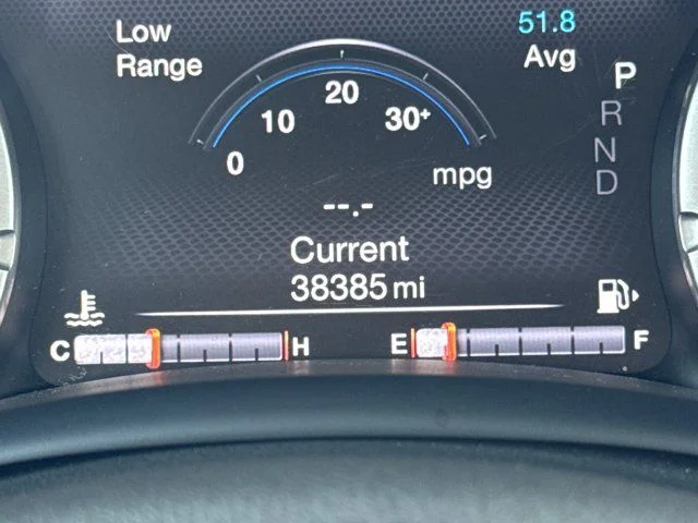 Used 2023 White Jeep Altitude image 17