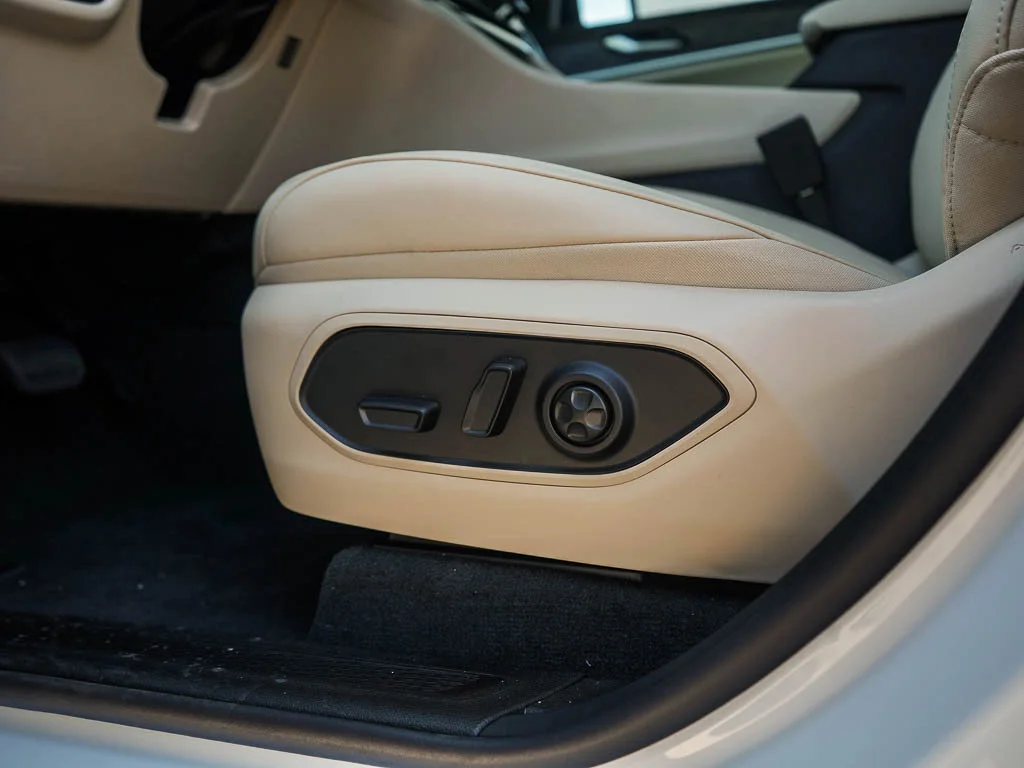 New 2026 Bright White Clearcoat Jeep Limited image 20