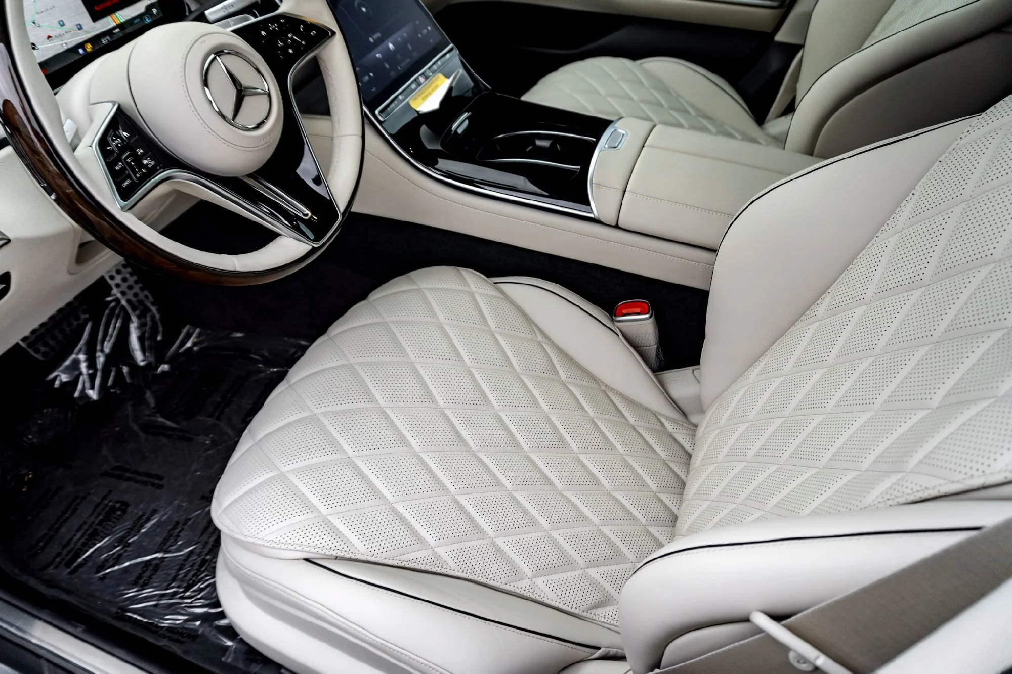 New 2026 White Mercedes-Benz S 580 image 10