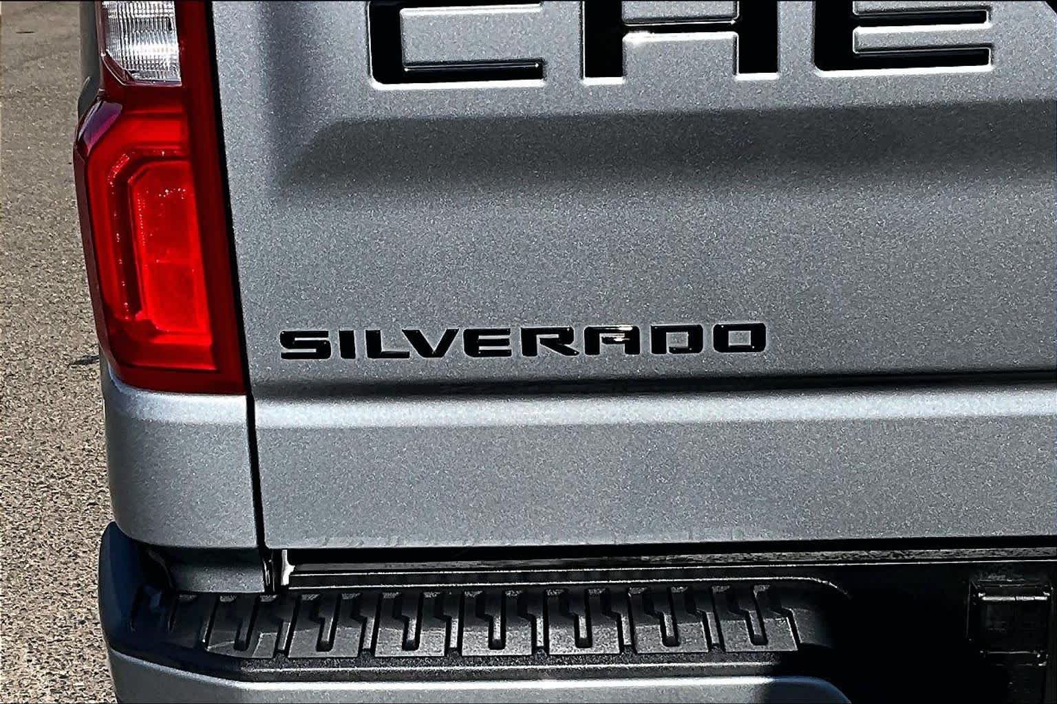 Used 2025 Sterling Gray Metallic Chevrolet High Country image 30
