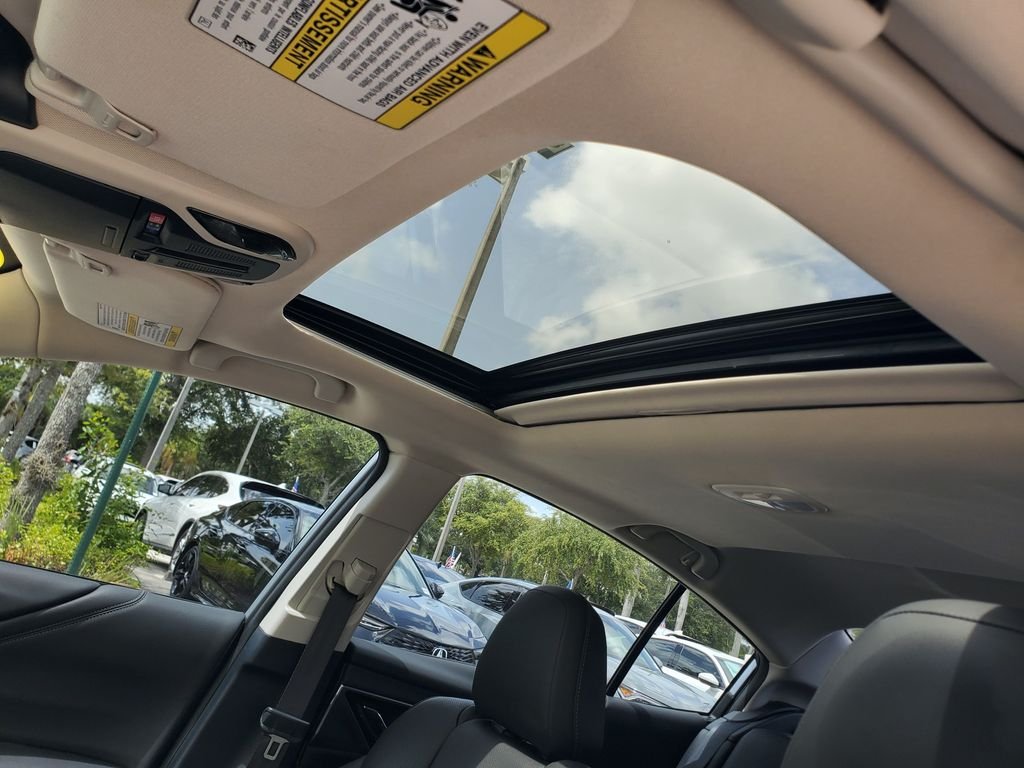 Used 2024 Silver Subaru Limited image 17