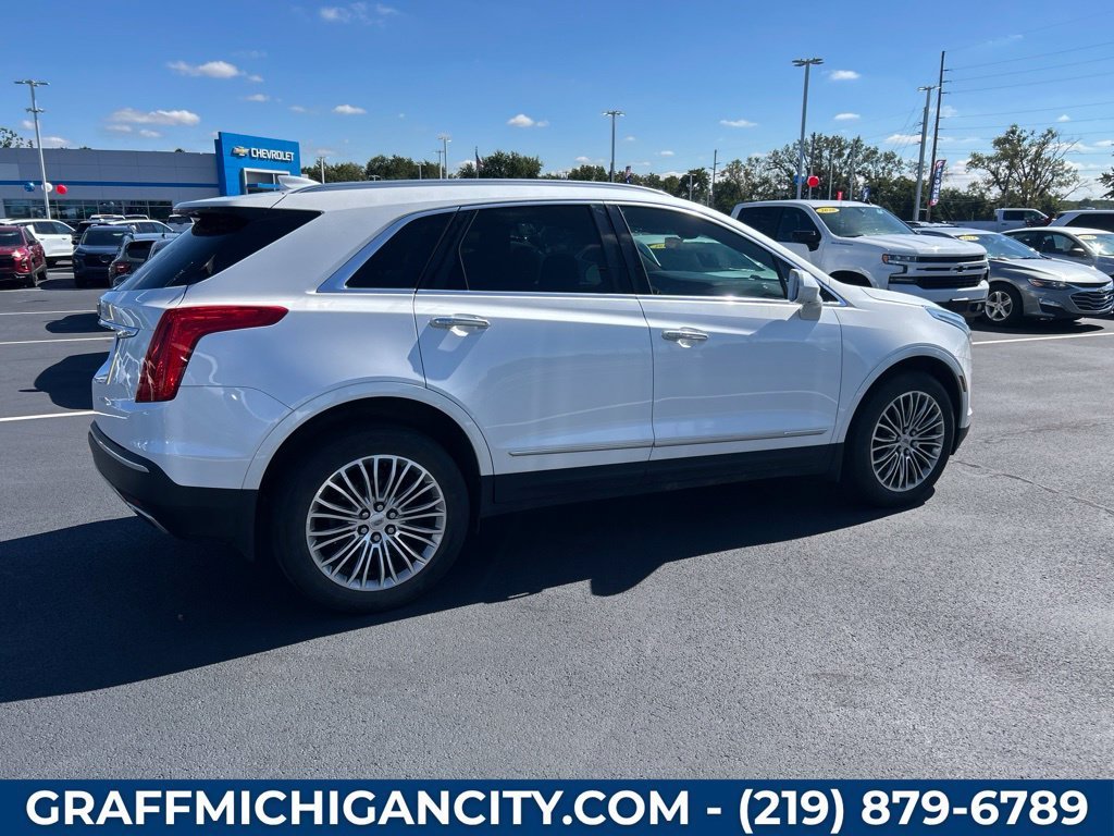 Used 2017 CRYSTAL WHITE TRICOAT Cadillac Platinum AWD image 9