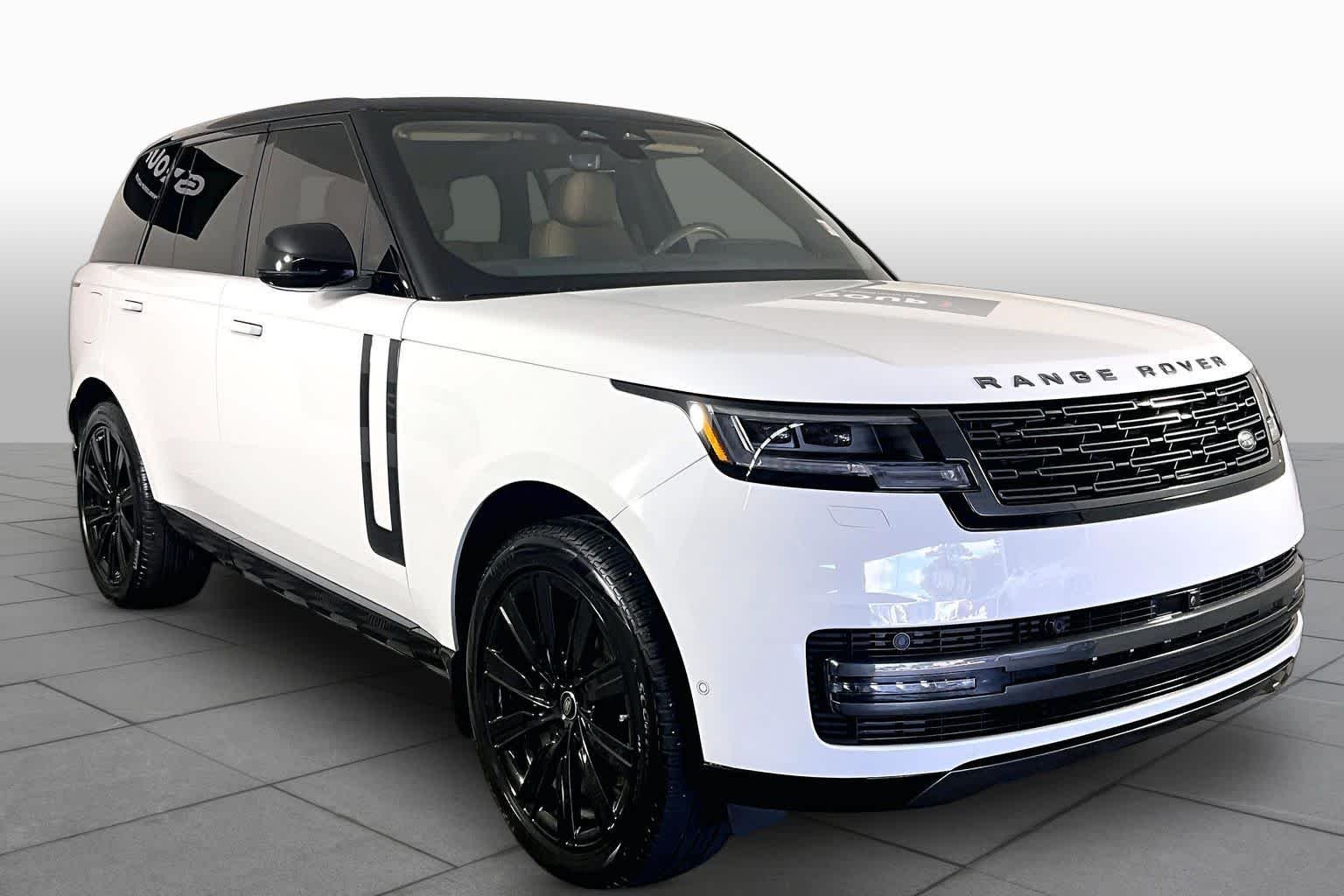 Pre-Owned 2025 Land Rover Range Rover SE