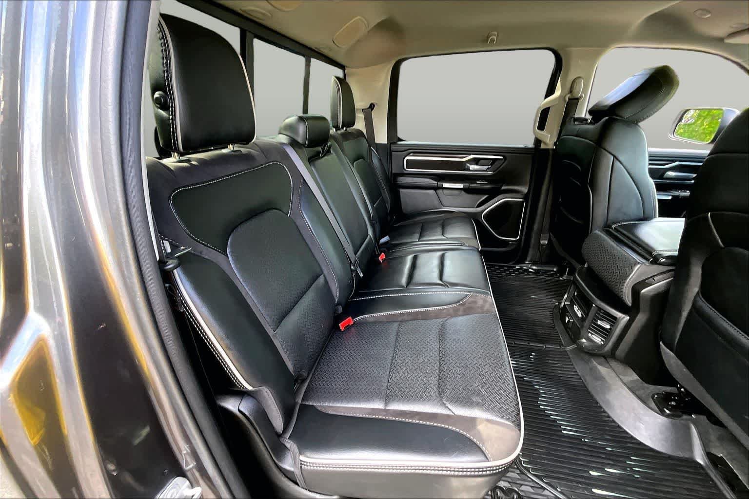 Used 2022 Granite Crystal Metallic Clearcoat Ram Laramie image 18