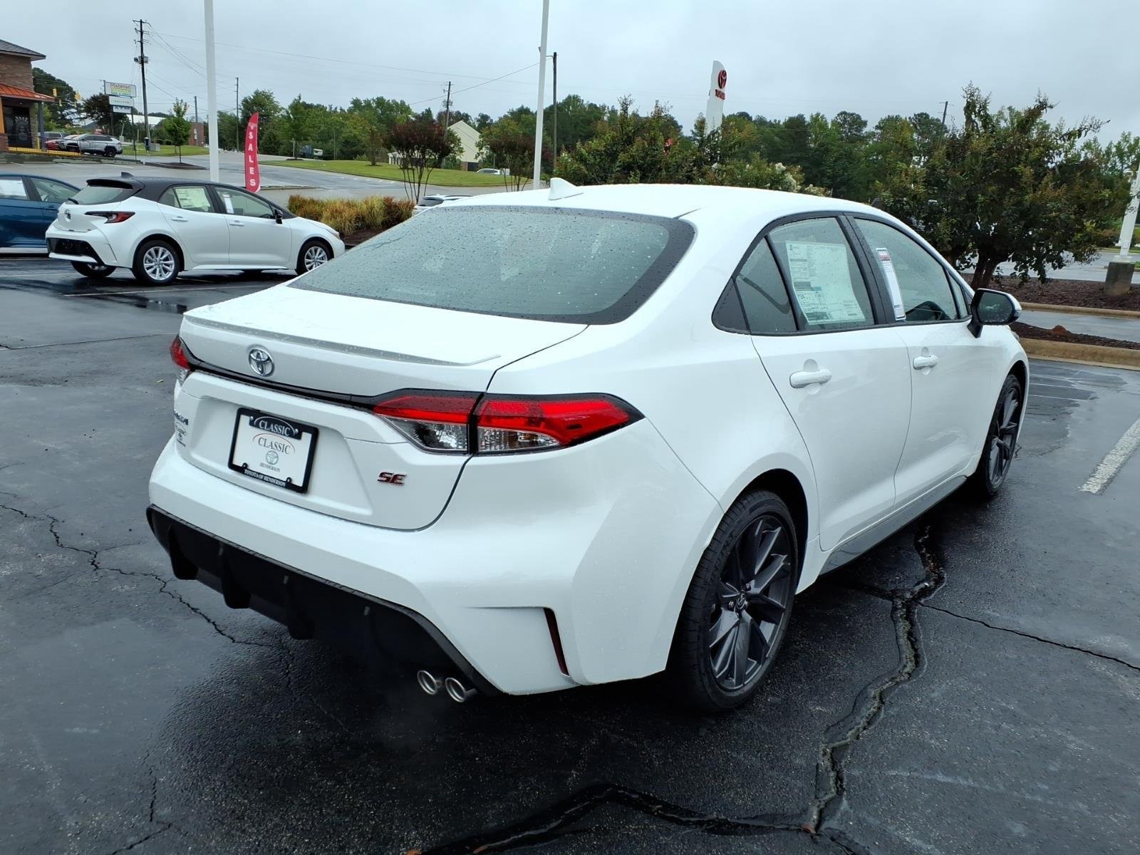 New 2026 Ice Cap Toyota SE image 2