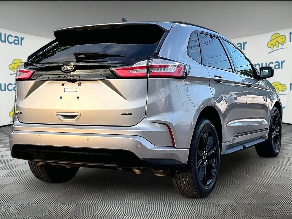 Used 2022 Silver Ford SE image 6
