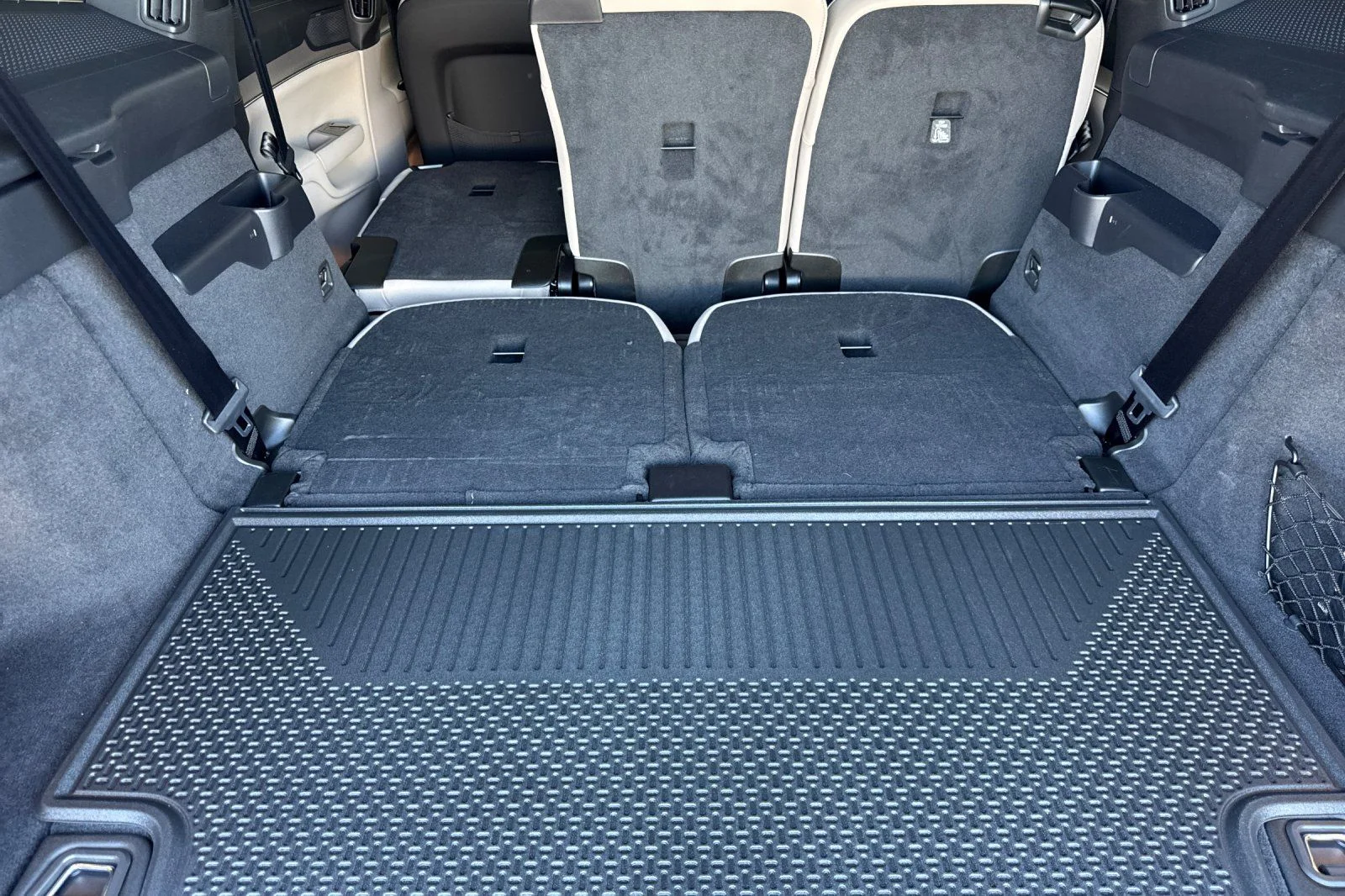 Used 2026 Aurora Silver Volvo Single Motor Plus 7-Seater image 18