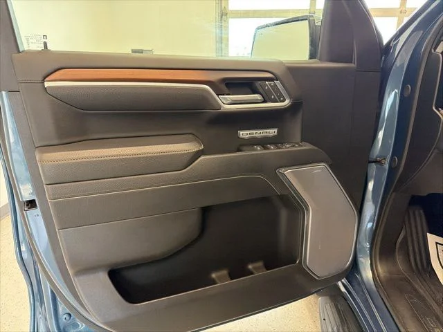 Used 2025 Blue GMC Denali image 45