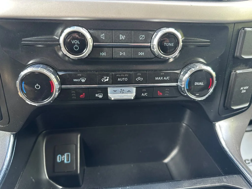 Used 2023 Black Ford XLT image 17