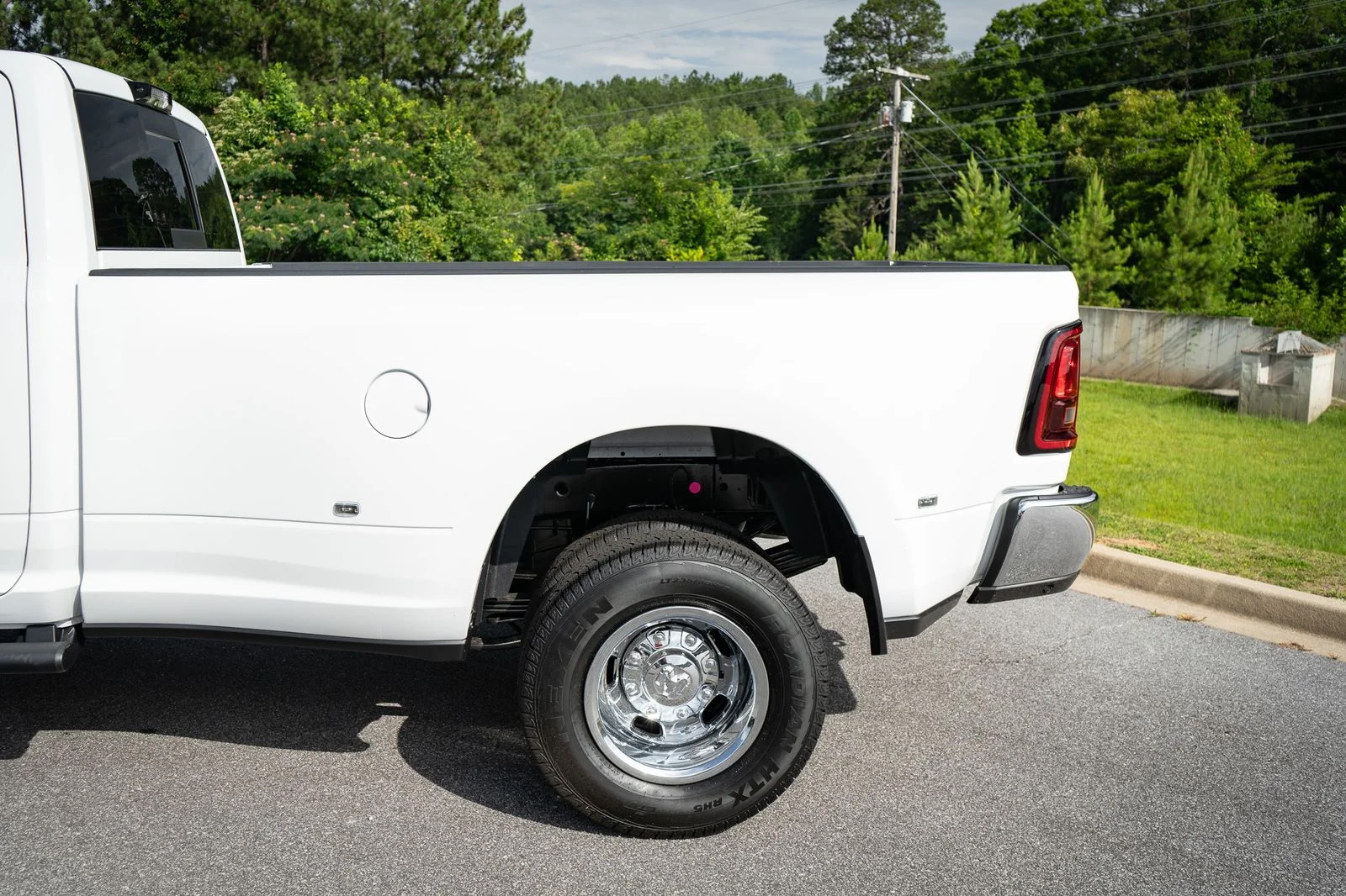 New 2026 Bright White Clear-Coat Exterior Paint RAM Tradesman image 6