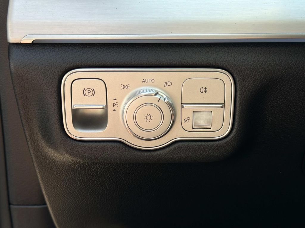Certified Used 2022 Black Mercedes-Benz GLE 53 AMG® image 21