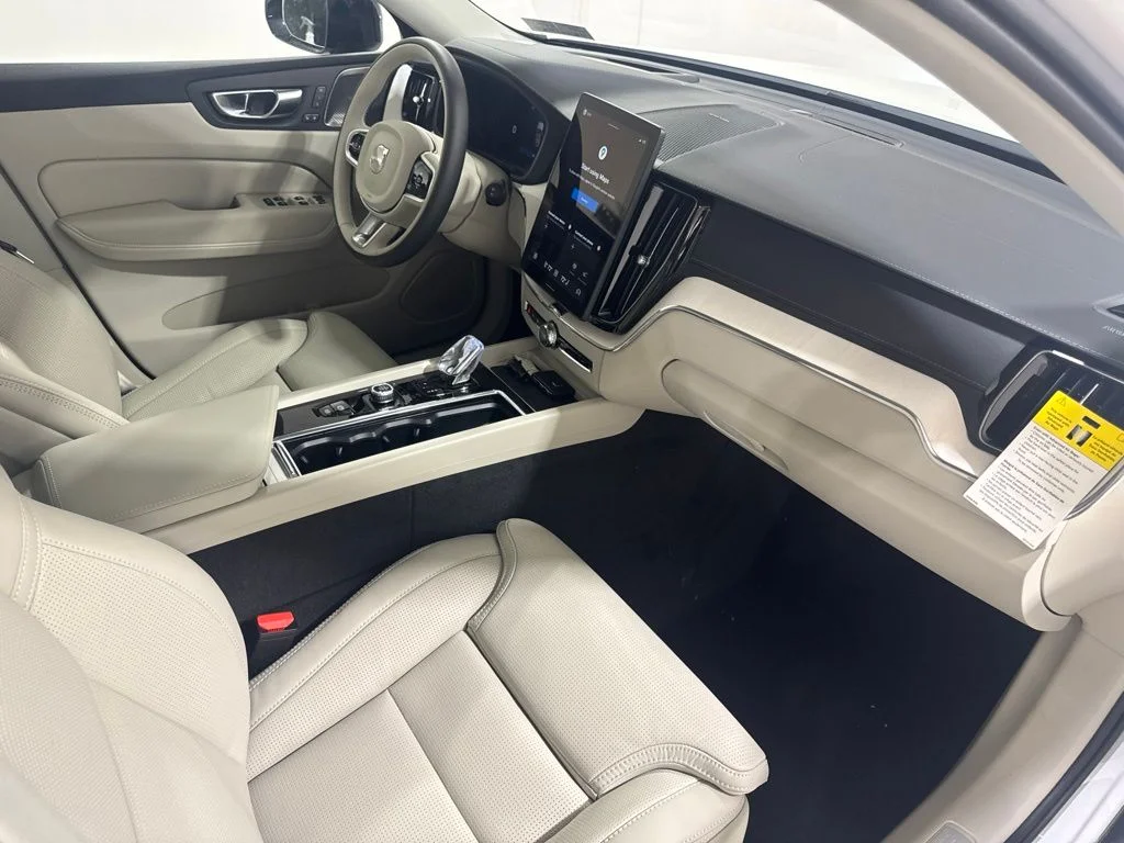 New 2026 Crystal White Volvo T8 Ultra image 27