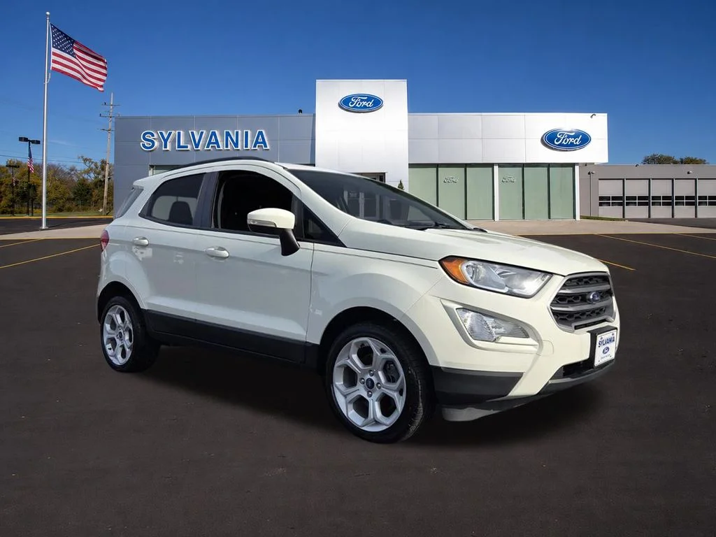 Used 2021 White Ford SE image 1