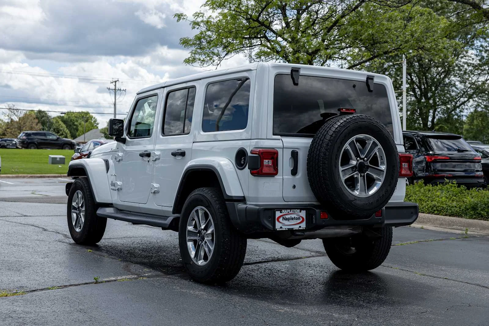 Used 2018 Bright White Clearcoat Jeep Sahara image 5