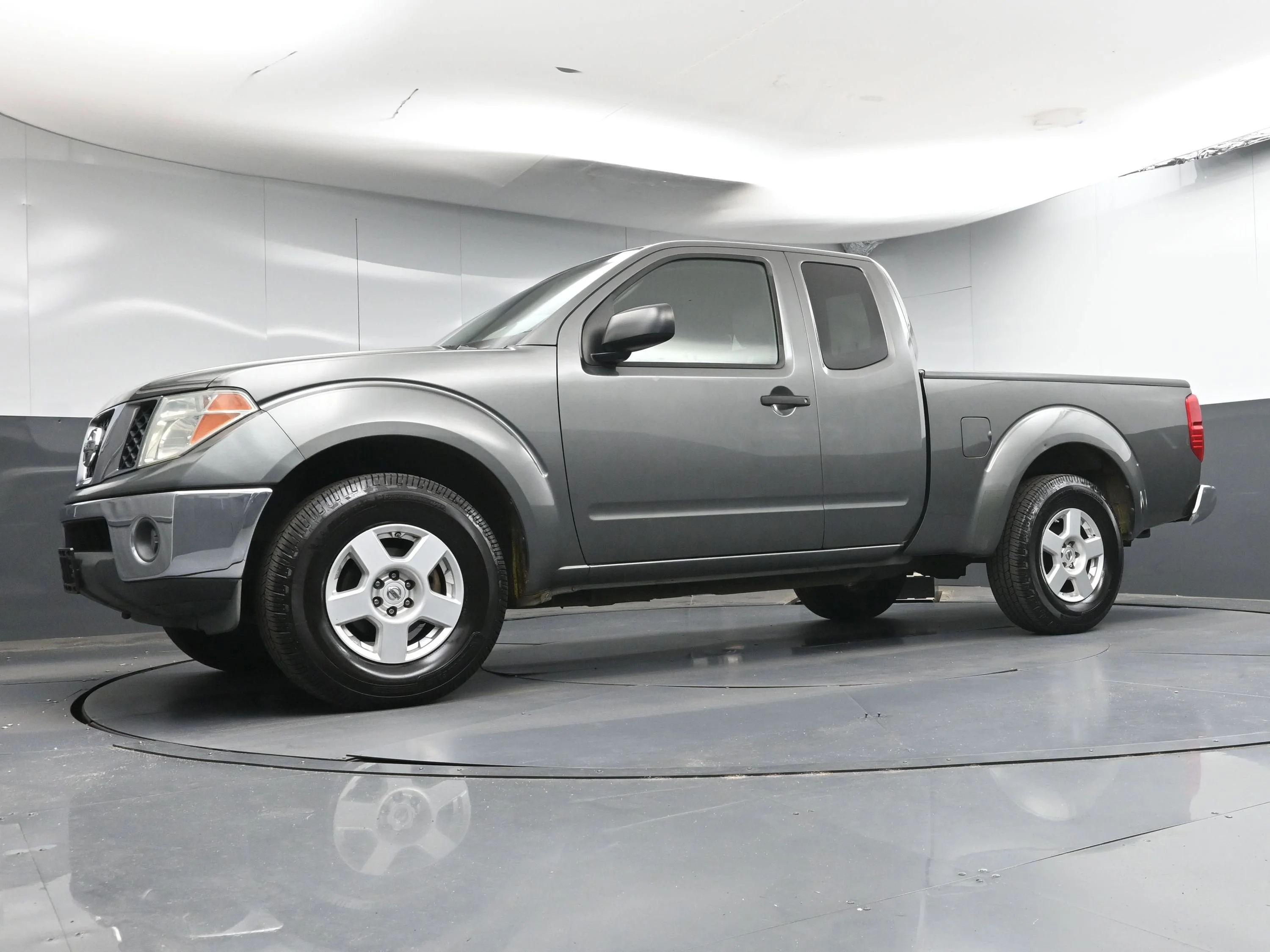 Used 2007 Storm Gray Nissan SE image 15