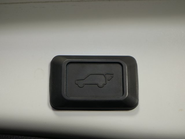 Used 2022 White Toyota XLE w/ Weather Pkg & Convenience Pkg image 15