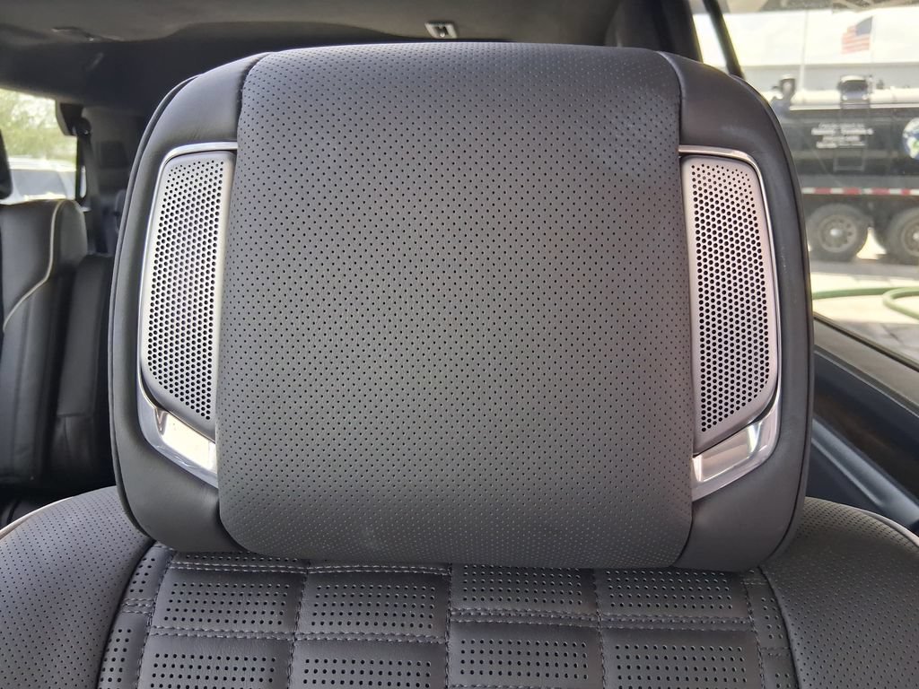 Used 2026 Vibrant White Tricoat Cadillac Platinum Sport image 20
